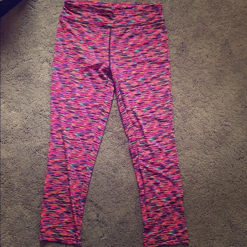 Cute yoga pants (never worn)